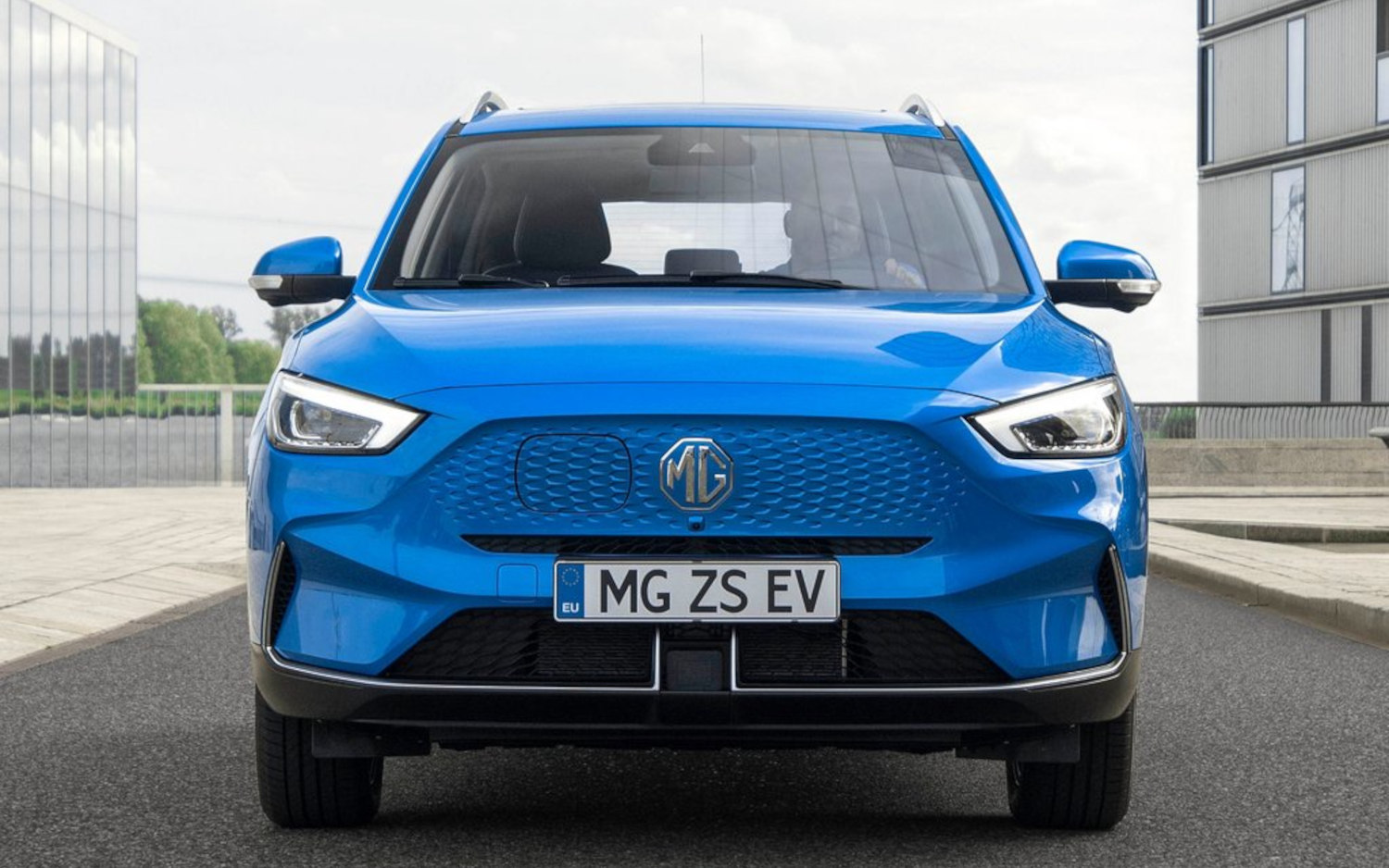 Comparison Honda HRV Sport 2021 vs MG ZS EV 2022 SUV Drive